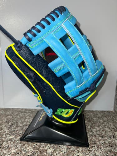 Wilson A2000 LH Outfield Baseball Glove 12.5" (New)