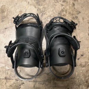 2024 Men's Small Union Strata Snowboard Bindings (Used)