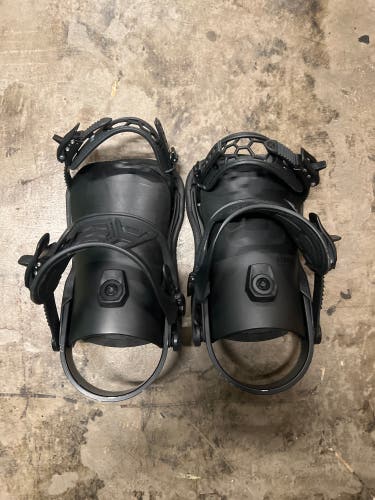 2024 Men's Small Union Strata Snowboard Bindings (Used)