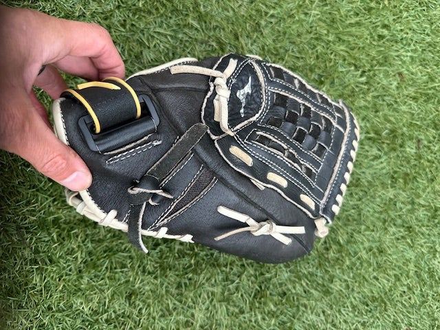 2018 RH Mizuno Outfield Premier Softball Glove 12" (Used)