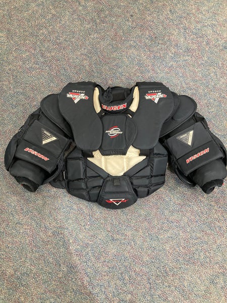 Vaughn VP5500 Goalie Chest Protector | Senior Medium