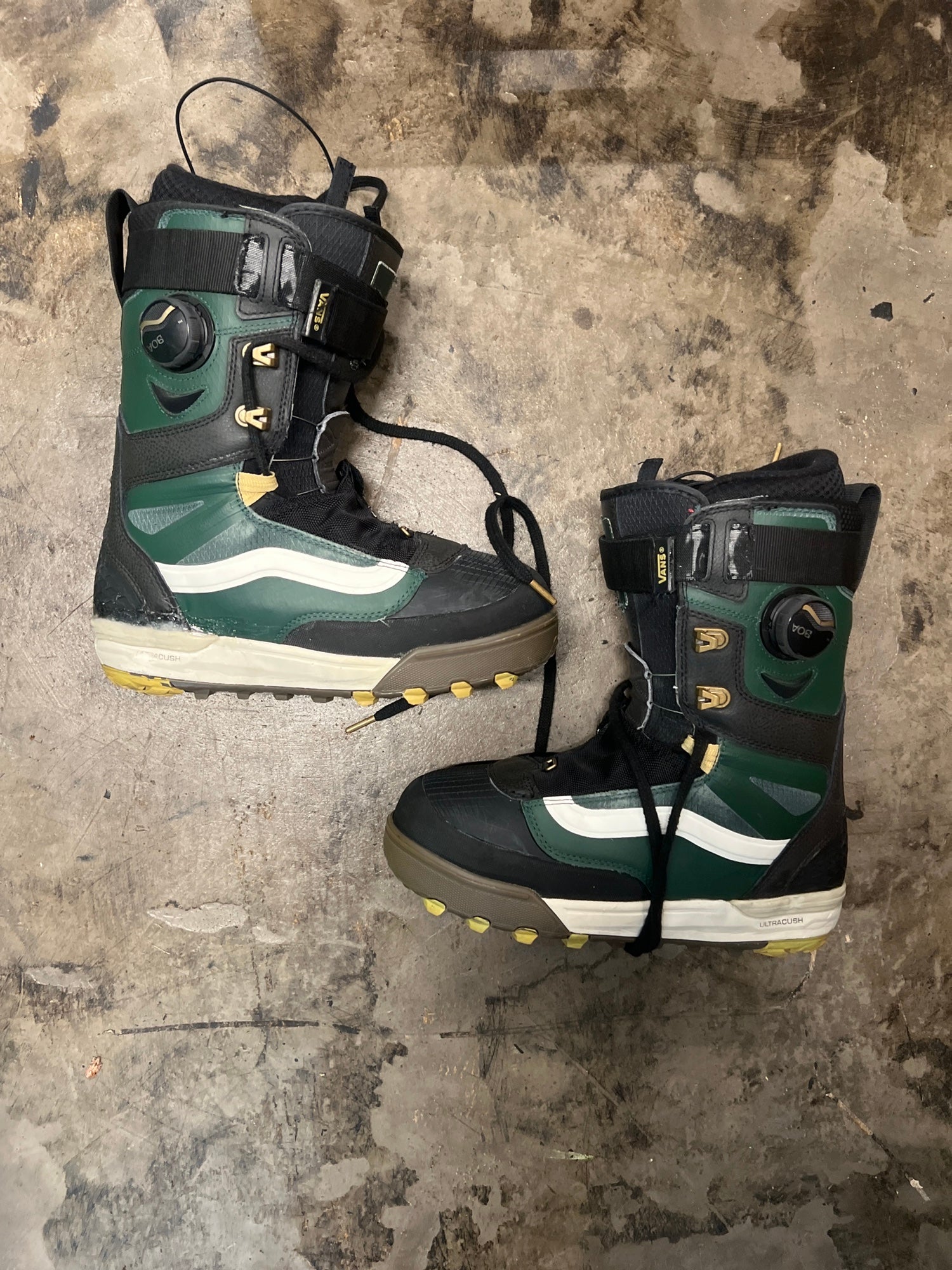 NEW $280 Burton Hail Mens Snowboard Boots!  Size 7.5  Blue Leather NEW! $280 Burton Hail Mens Snowboard Boots! 7.5 Blue  main image 3