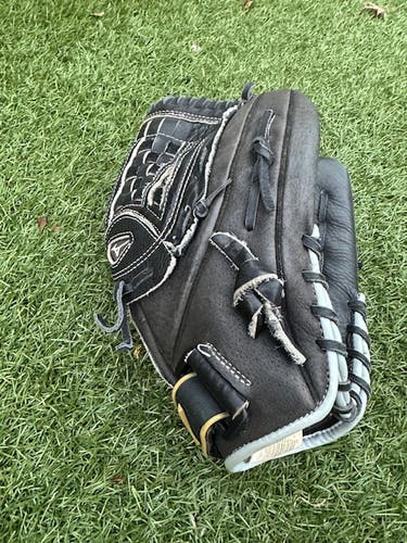 2019 RH Mizuno Outfield Premier Softball Glove 13" (Used)