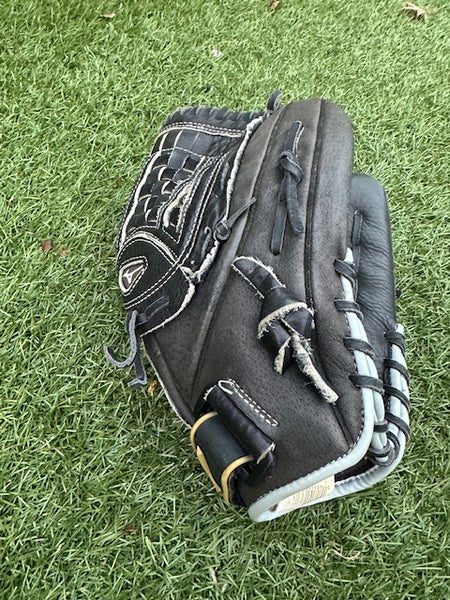 2019 RH Mizuno Outfield Premier Softball Glove 13" (Used)