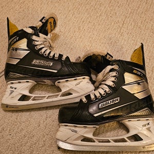 Intermediate Bauer Supreme S37 Hockey Skates Regular Width Size 5 w/ Superfeet Insoles (Used)