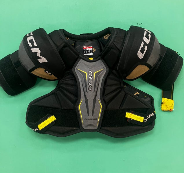 CCM Tacks Classic Shoulder Pads | Junior Large