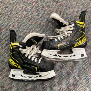 CCM Classic Plus Hockey Skates | Size 2