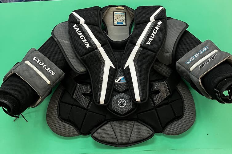Vaughn Velocity V9 Goalie Chest Protector | Intermediate XL