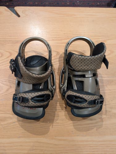 Burton Malavita EST Snowboard Bindings | Women's Large