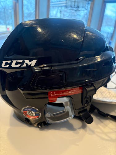 Medium CCM Vector V08 Helmet (New)