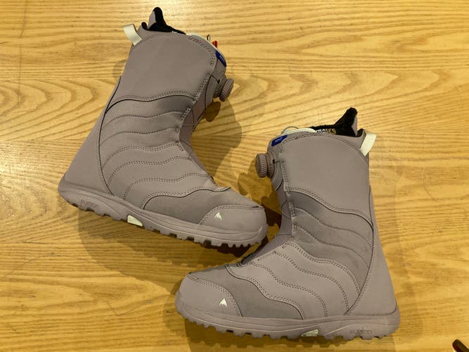 Burton Mint Boa Snowboard Boots | Women's Size 9.5