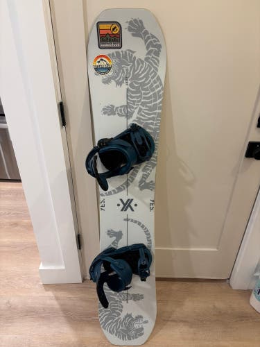 YES • Dicey Snowboard & Salomon Bindings 154cm
