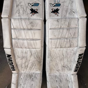 Vaughn Velocity V9 Goalie Leg Pads