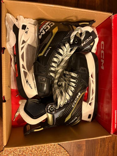 2022 CCM AS-V Pro Hockey Skates 6.5 (New)