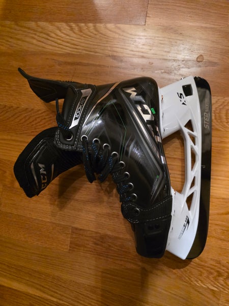 CCM Ribcor 100k Pro Hockey Skates Regular Width 8.5 (New)