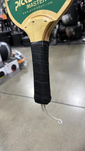 Used MONARCH PADDLE SET Pickleball Racquet Black 11605-C000208767