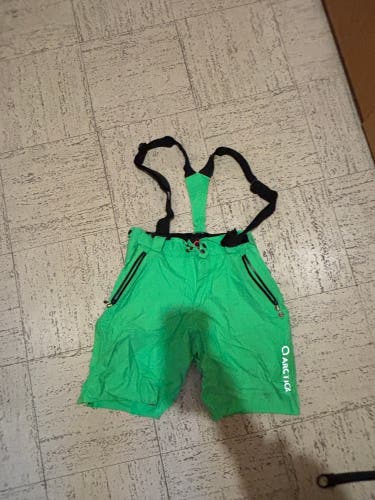 Green Medium Adult Unisex Shorts (Used)