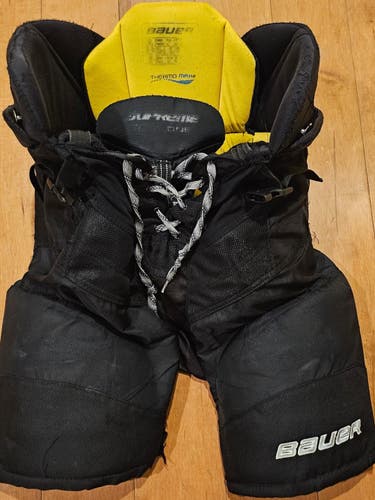 Senior Large Bauer Supreme TotalOne Hockey Pants (Used)