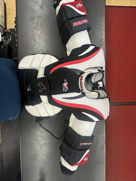 Vaughn Ventus LT60 Junior Large Goalie Chest Protector (Used)-In good shape