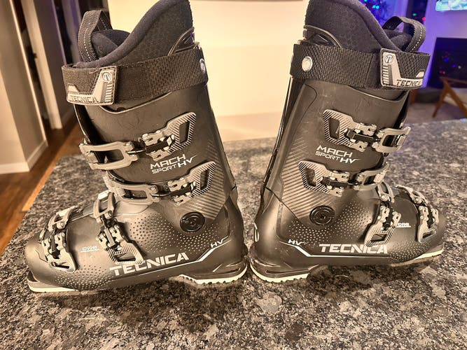 Mondo 28 & 28.5 Men's Tecnica Mach Sport All Mountain Ski Boots Soft Flex (Used)
