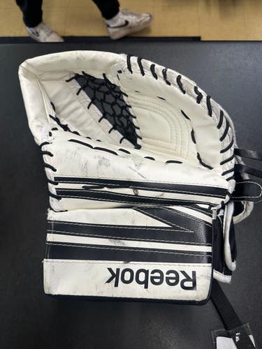 Reebok 14K Regular Goalie Glove-in very good shape