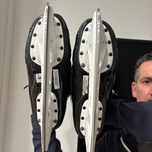 2020 Bauer Supreme Ultrasonic Hockey Skates 8.5 (Used)