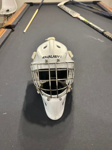 Senior Medium Bauer 940 Goalie Mask (Used)