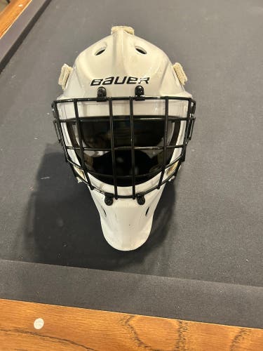Medium Bauer 930 Goalie Mask (Used)
