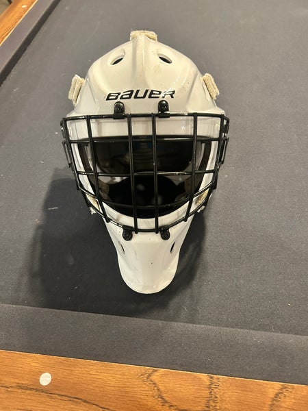 Medium Bauer 930 Goalie Mask (Used)