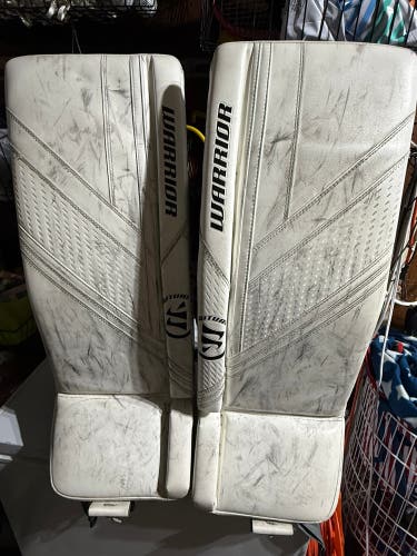 31" 2022 Warrior Ritual G6 E+ Goalie Leg Pads (Used)