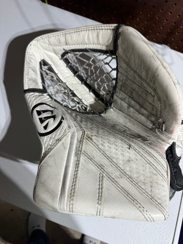 Warrior Ritual G6 Regular (Used)- glove and blocker regular
