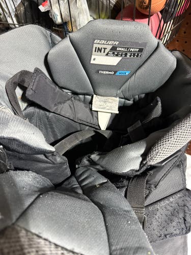 Intermediate Small Bauer Elite Hockey Goalie Pants (Used)