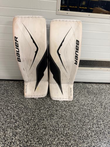 Medium Bauer FlyLite Goalie Leg Pads (Used)