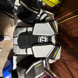 Small/Medium Intermediate Warrior Ritual X3E Goalie Chest Protector (Used)