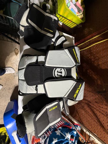 Small/Medium Intermediate Warrior Ritual X3E Goalie Chest Protector (Used)
