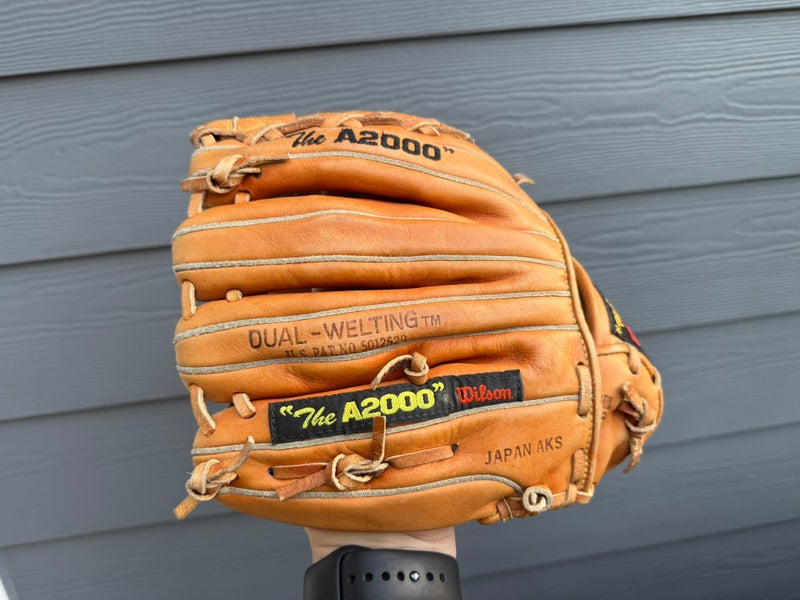 Wilson A2000 11.5”
Baseball Glove Made in Japan