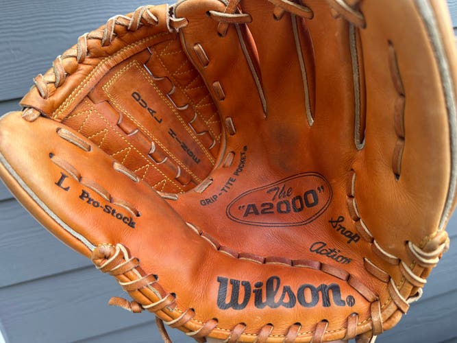 Wilson A2000 11.5”
Baseball Glove Made in Japan