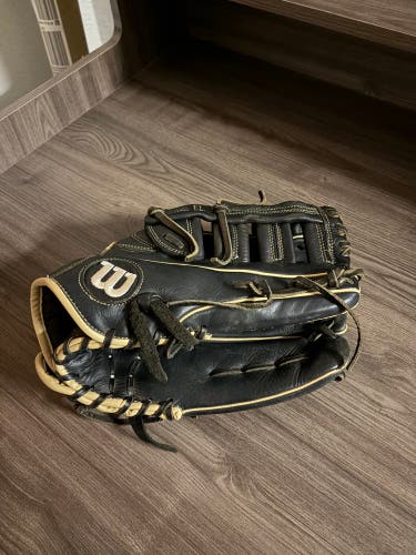 Wilson A700 RH Outfield Baseball Glove 12.5" (Used)