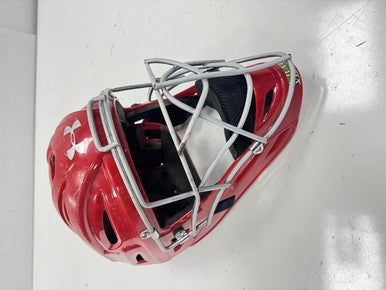 Used Under Armour 6 1/4-7 Catchers Helmet w/Mask Red One Size 11860-S000301923