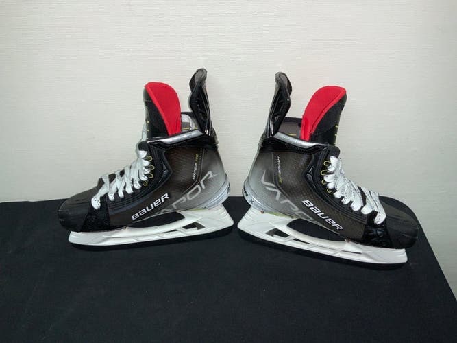 Senior New Bauer Vapor Hyperlite Hockey Skates Regular Width 8