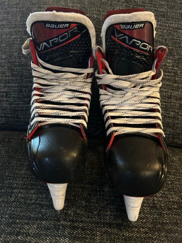 2019 Bauer Vapor X2.7 Hockey Skates Regular Width 8.5 (Used)