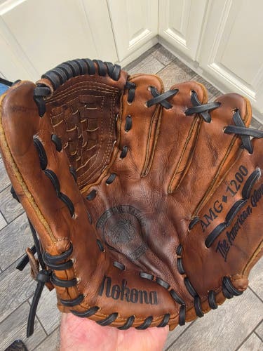 Nokona RH Infield AMG 1200 Baseball Glove 12" relaced game ready