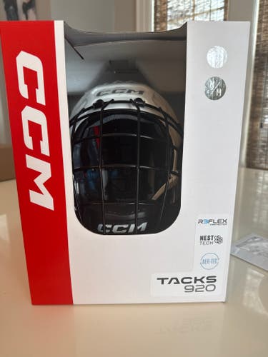 Medium CCM Tacks 920 Helmet (New)
