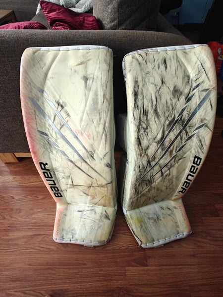 33" Bauer Vapor Hyperlite Goalie Leg Pads (Used)