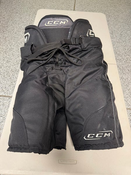 Men's Senior Medium CCM Hockey Pants (Used)