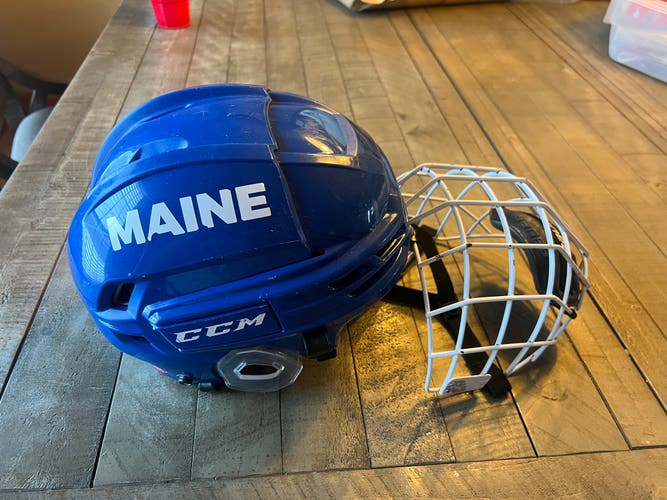 Medium CCM Tacks 910 Helmet (Used)