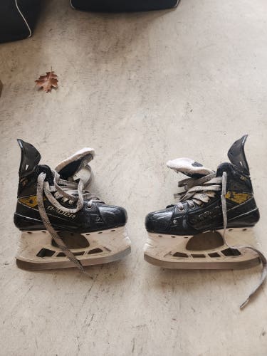 Bauer Supreme 3S Pro Hockey Skates Regular Width Size 1 (Used)
