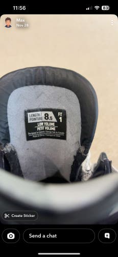 2023 Bauer Vapor Hyperlite 2 Hockey Skates 8.5 (Used)