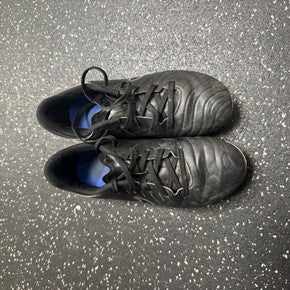 Used Nike Soccer Cleats Black Junior 03.5 11849-S000034361