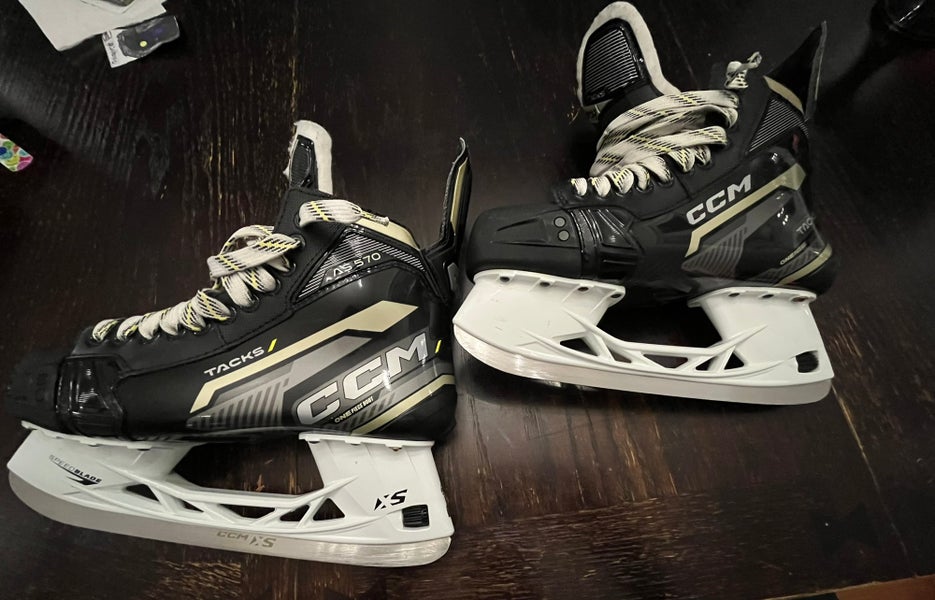 CCM Tacks Hockey Skates Regular Width 9 (Used)